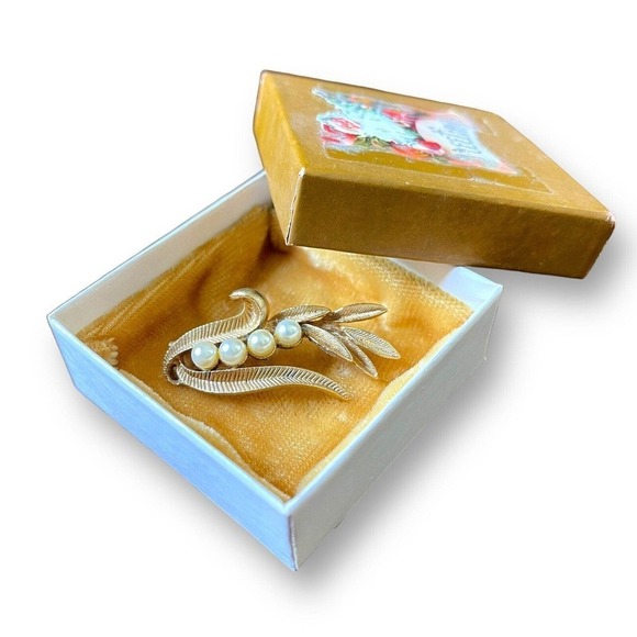 Vintage Roma Brooch Gold Tone Leaf Reeds Faux Pearl Pin Signed - Picture 3 of 8